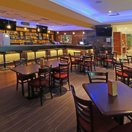 Holiday Inn & Suites Plaza Mayor By Ihg Leon Exterior photo
