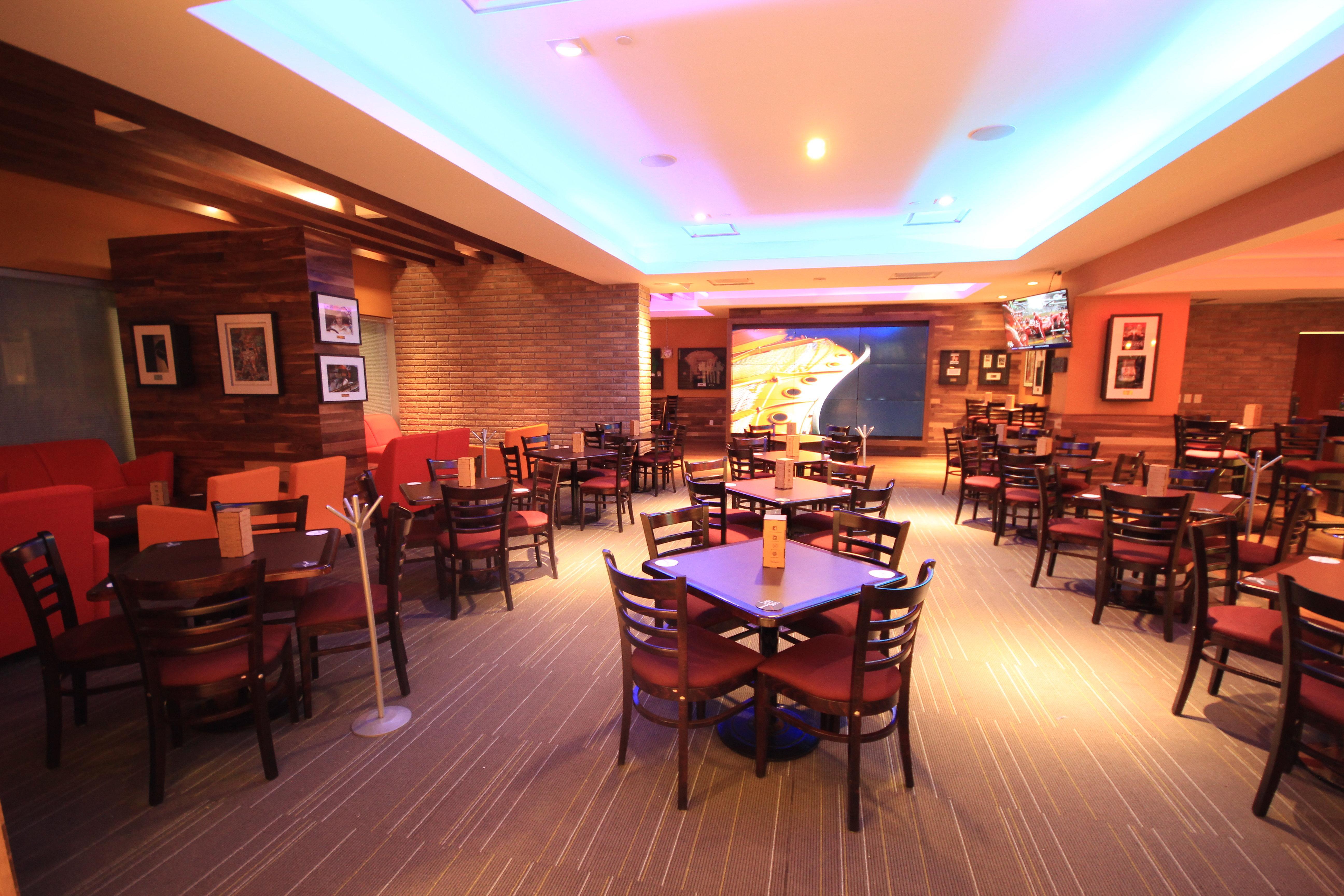 Holiday Inn & Suites Plaza Mayor By Ihg Leon Exterior photo