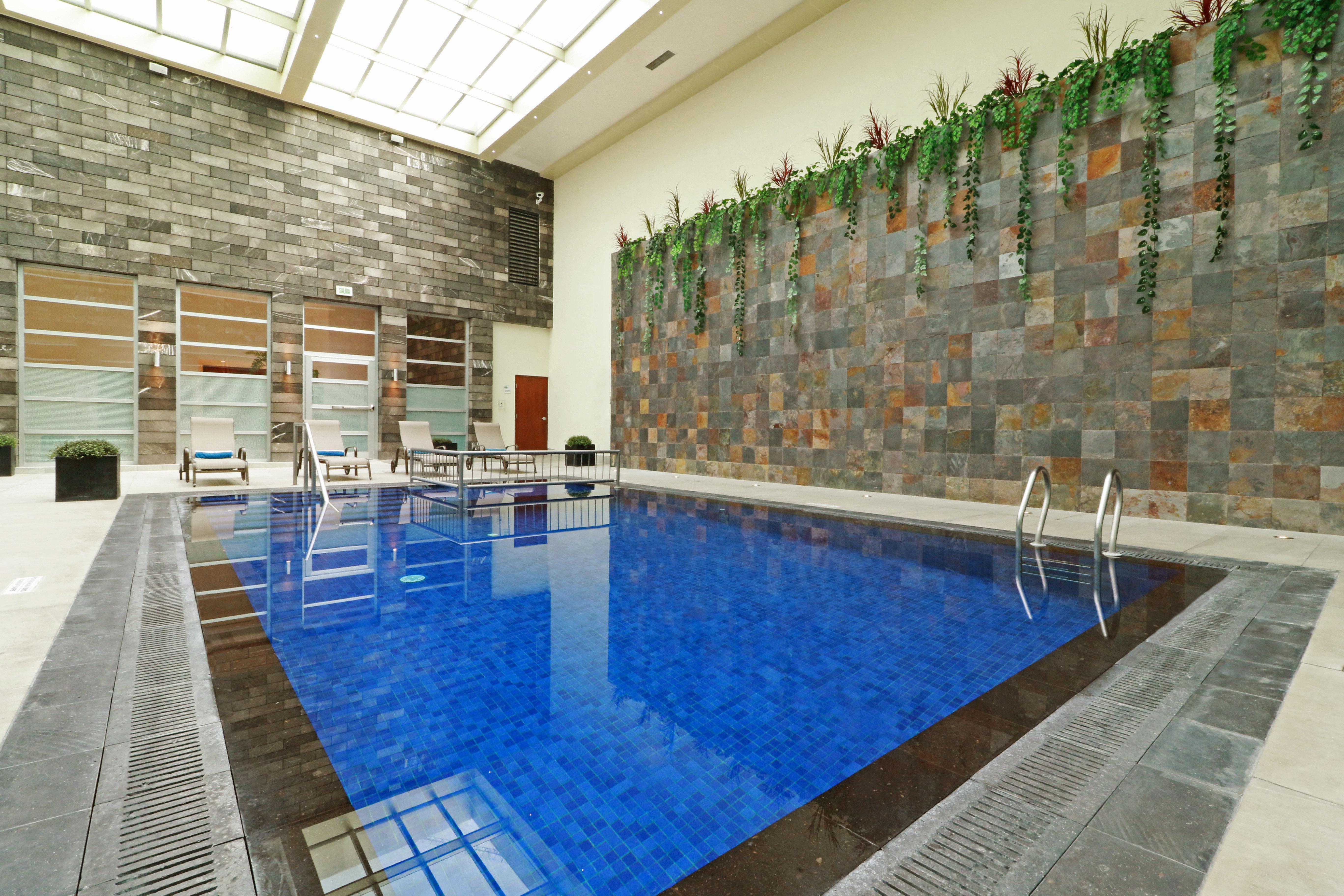 Holiday Inn & Suites Plaza Mayor By Ihg Leon Exterior photo