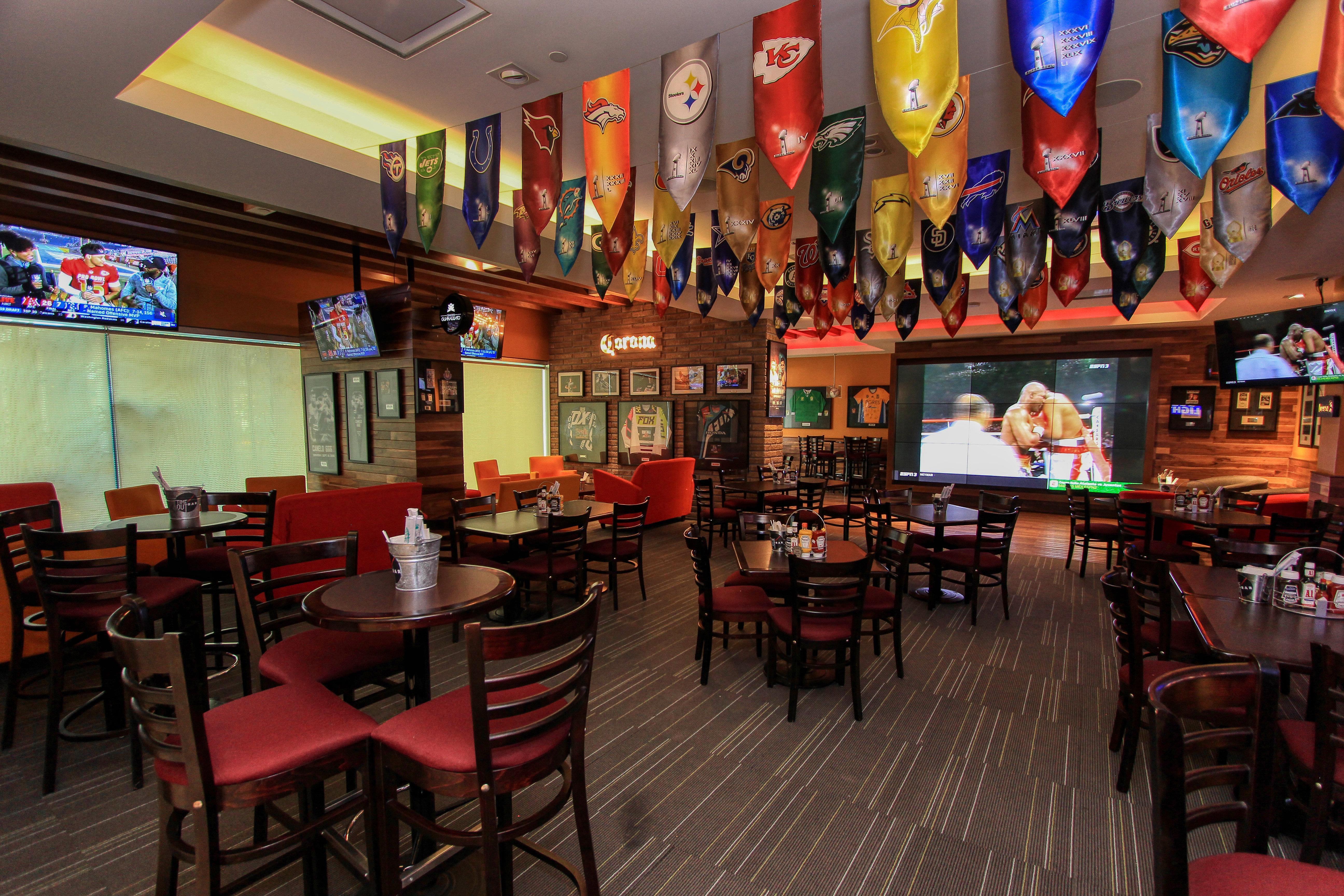 Holiday Inn & Suites Plaza Mayor By Ihg Leon Exterior photo