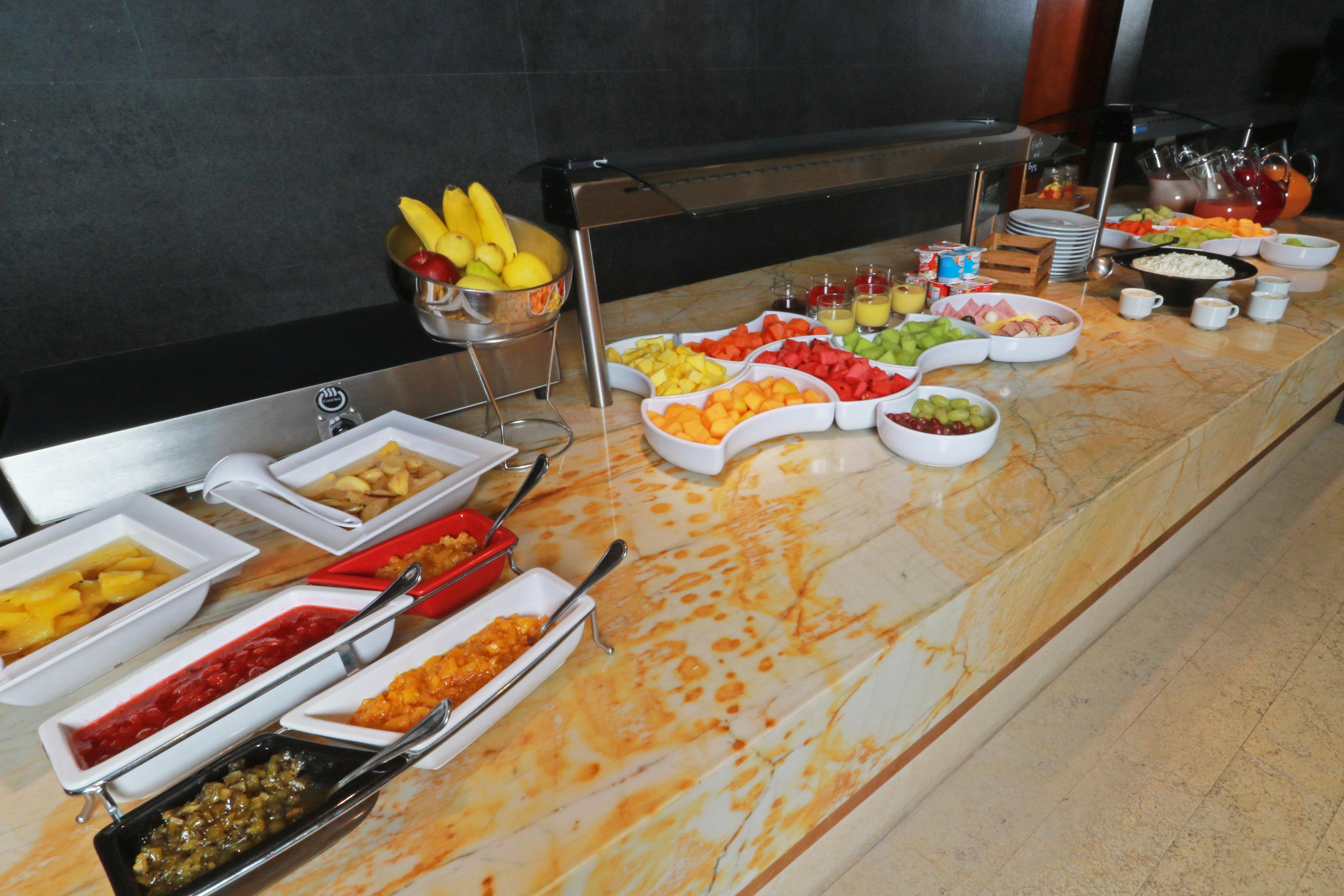 Holiday Inn & Suites Plaza Mayor By Ihg Leon Exterior photo