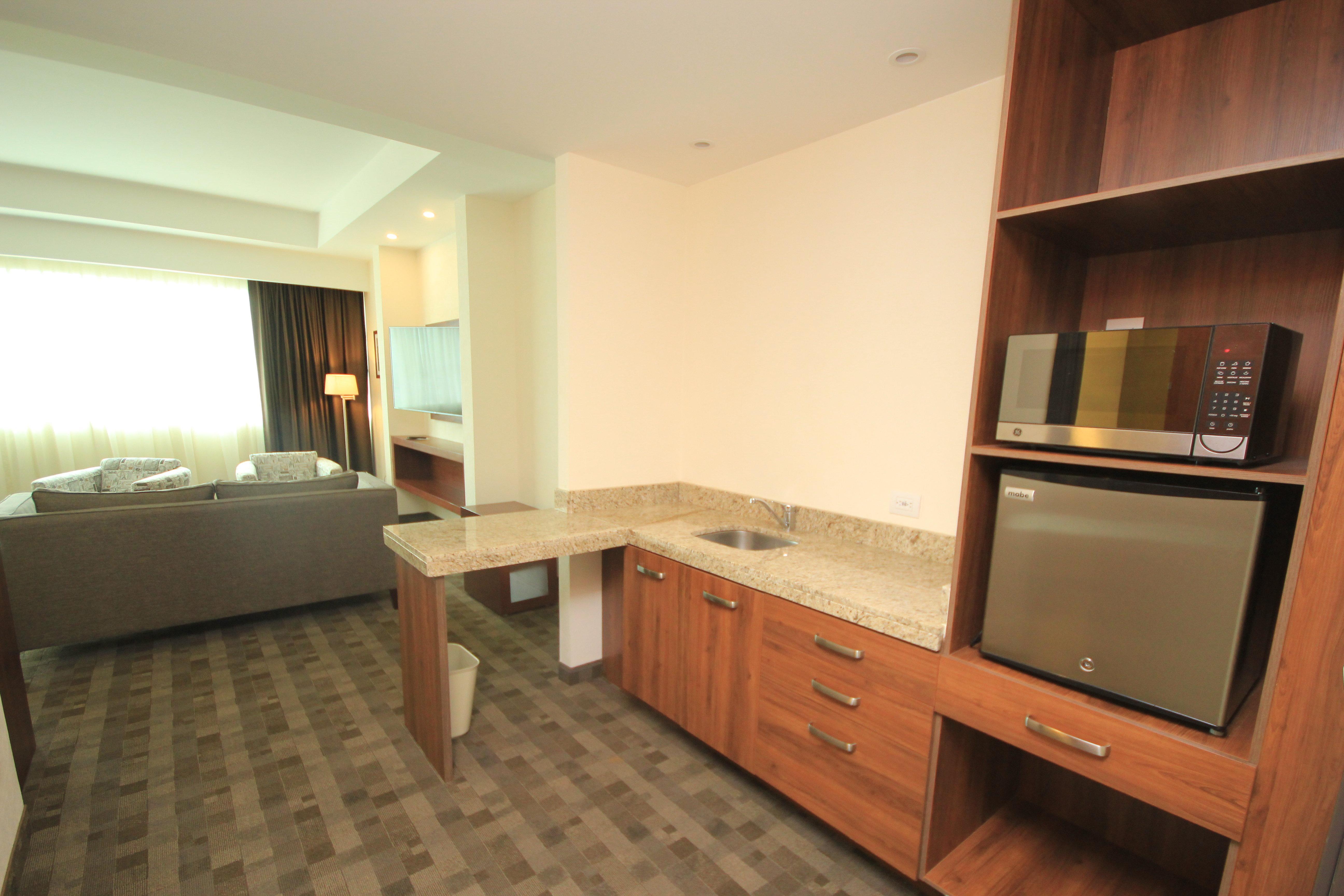Holiday Inn & Suites Plaza Mayor By Ihg Leon Exterior photo
