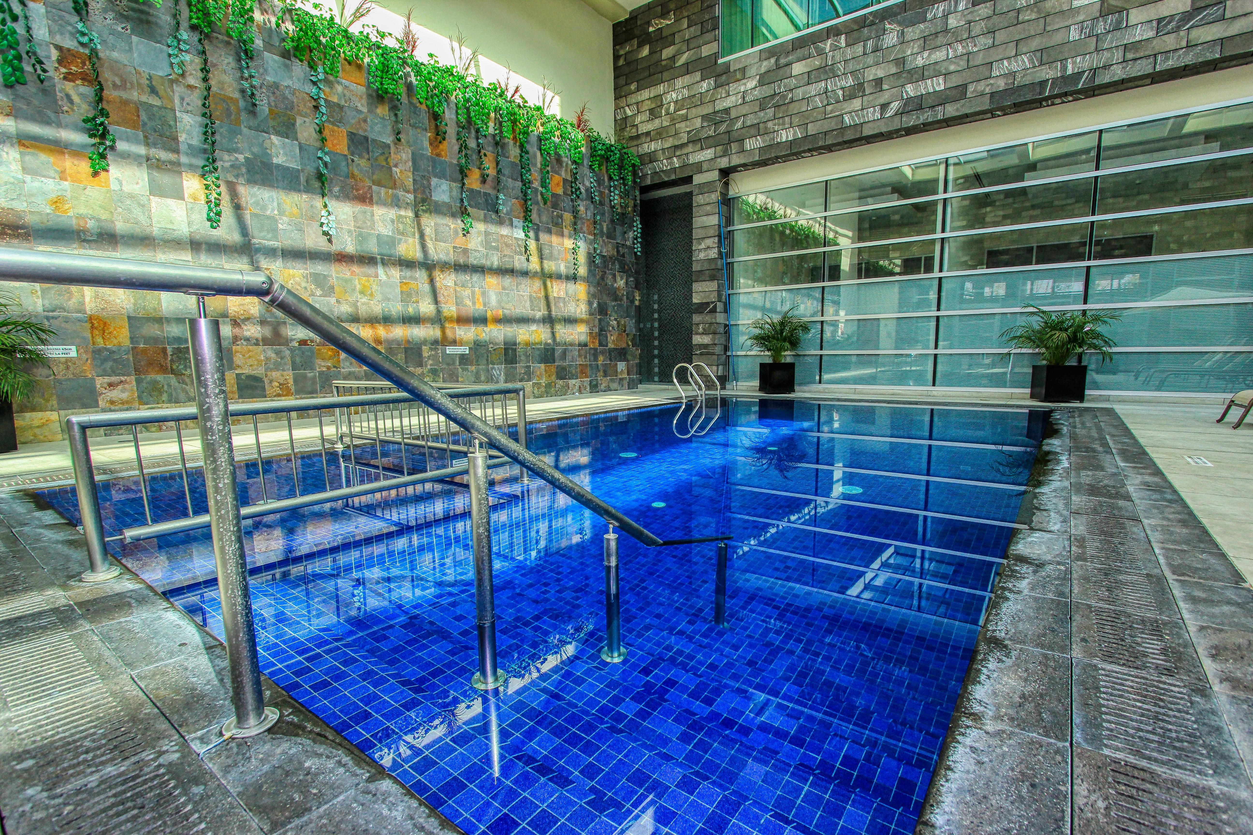 Holiday Inn & Suites Plaza Mayor By Ihg Leon Exterior photo