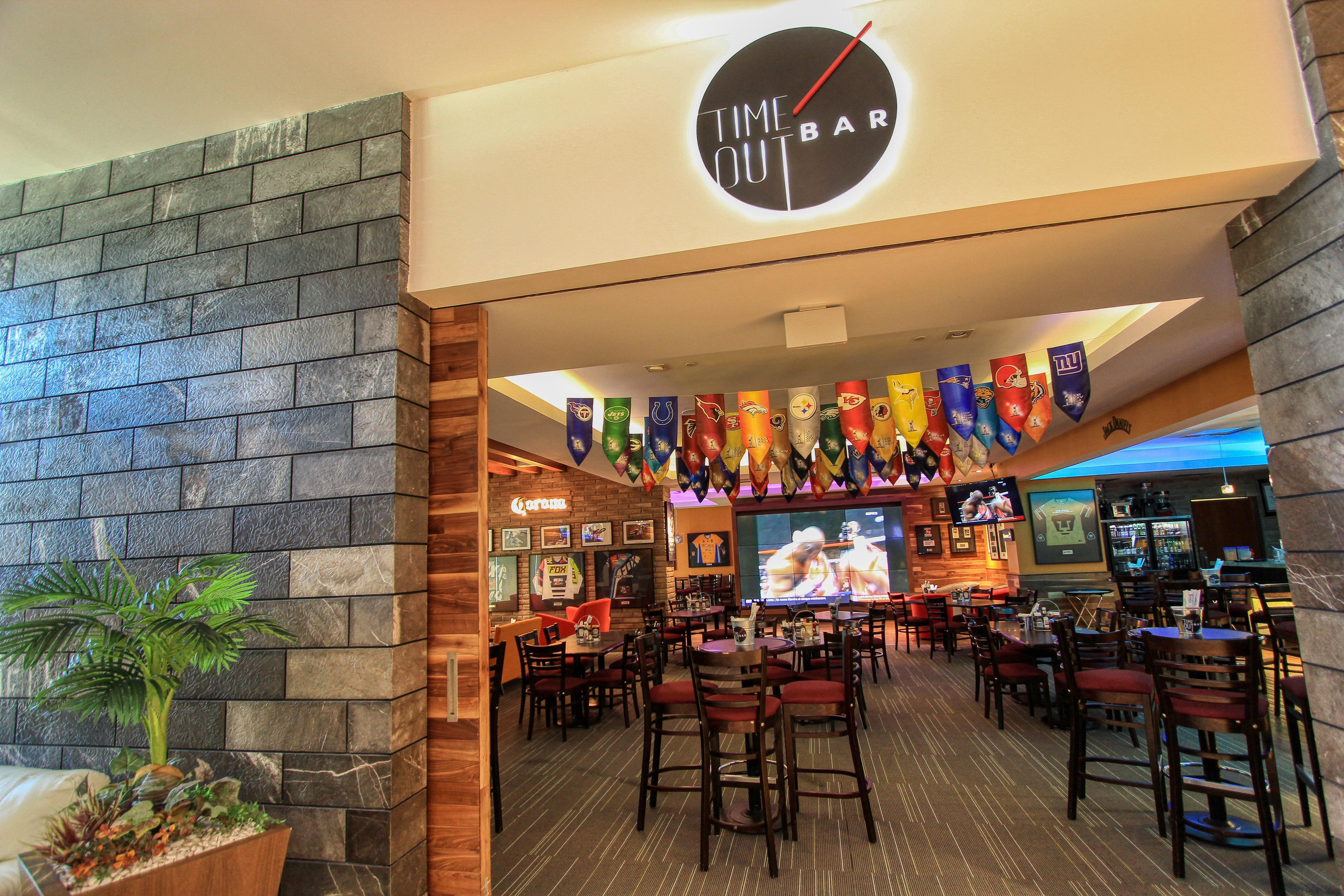 Holiday Inn & Suites Plaza Mayor By Ihg Leon Exterior photo
