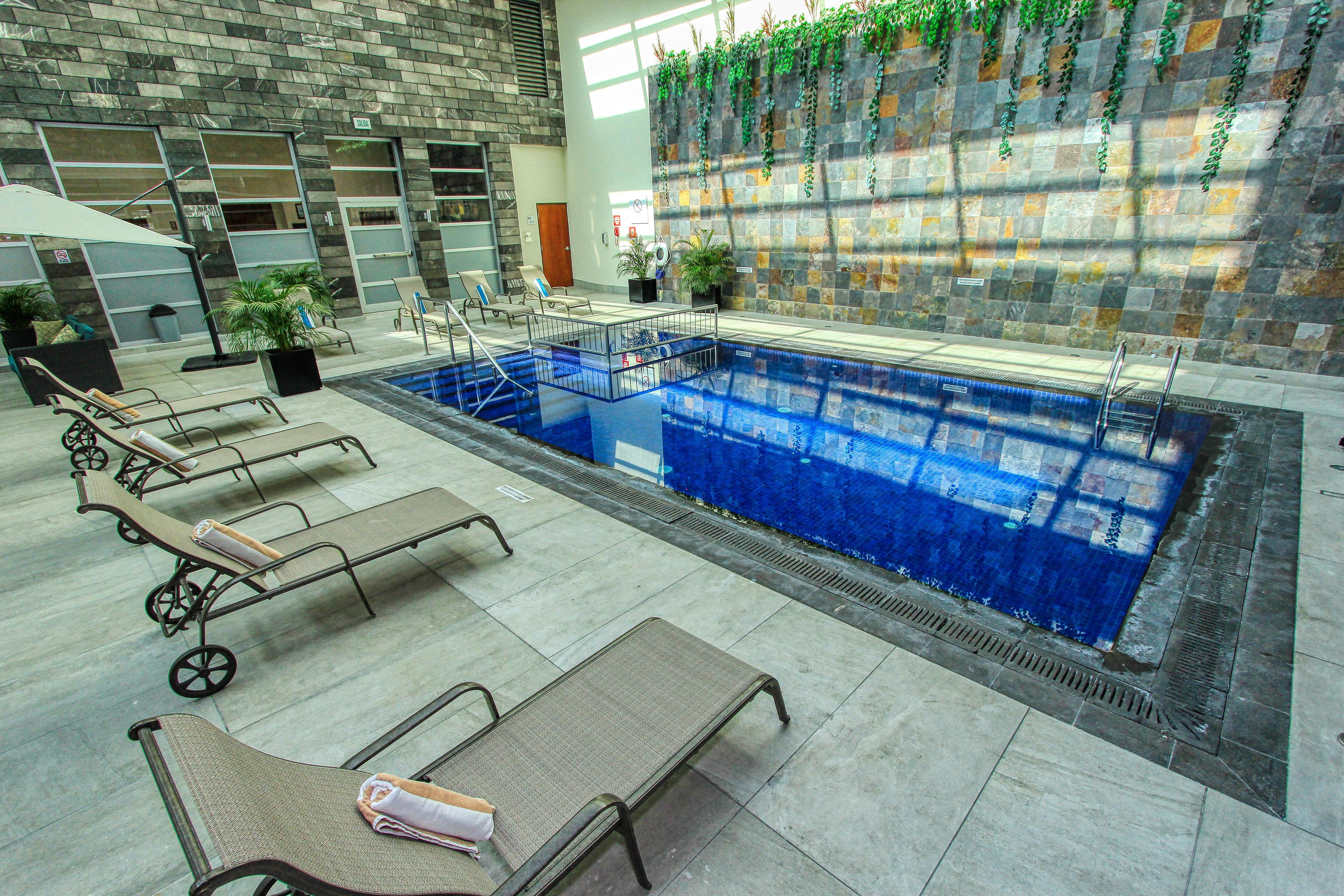 Holiday Inn & Suites Plaza Mayor By Ihg Leon Exterior photo