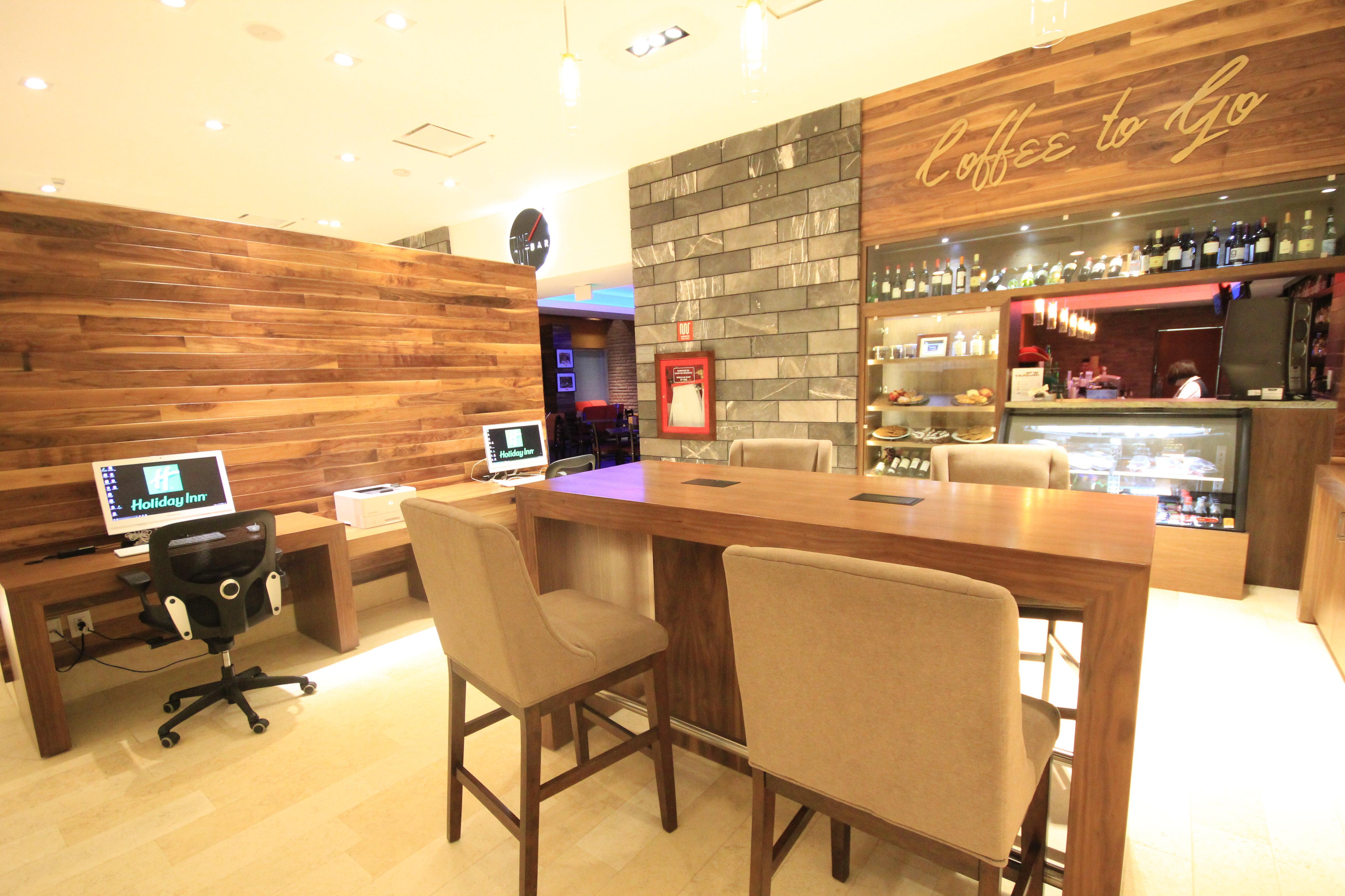 Holiday Inn & Suites Plaza Mayor By Ihg Leon Exterior photo