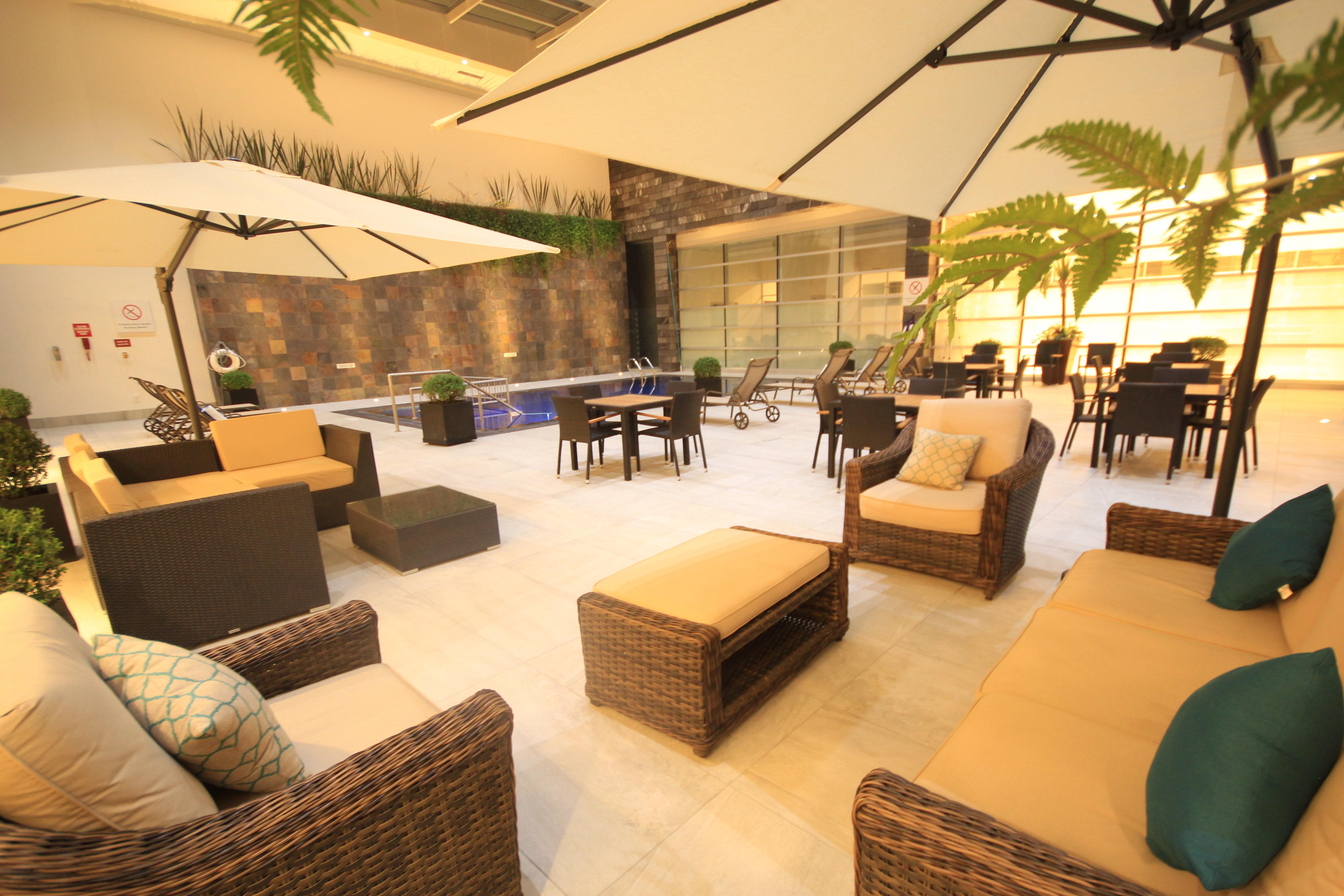 Holiday Inn & Suites Plaza Mayor By Ihg Leon Exterior photo