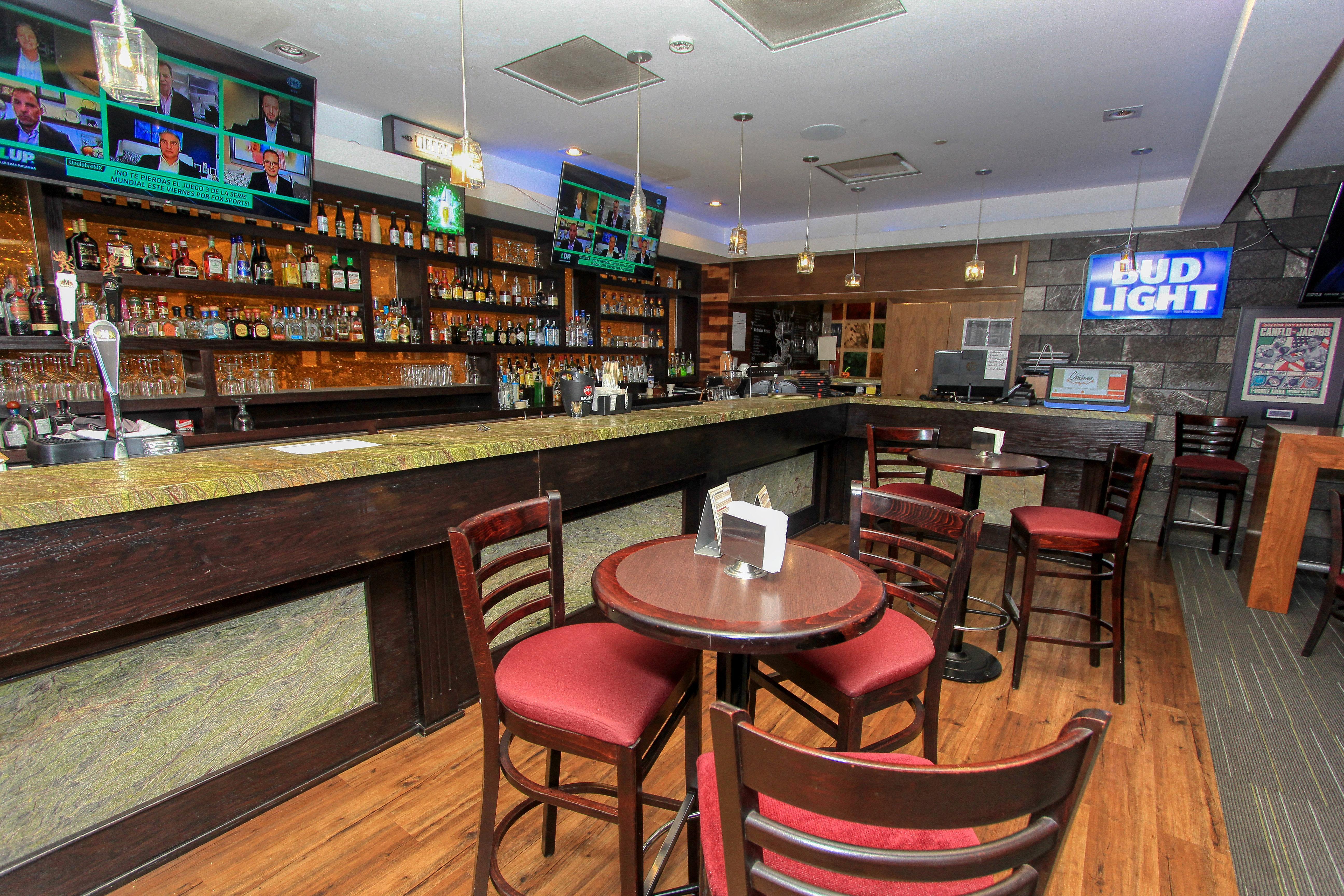 Holiday Inn & Suites Plaza Mayor By Ihg Leon Exterior photo